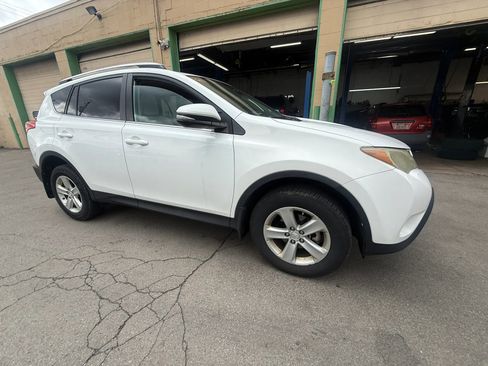 Used 2014 Toyota RAV4 XLE image 2