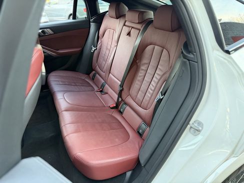 Used 2022 BMW X6 xDrive40i w/ M Sport Package image 31