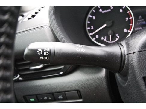 Used 2025 Nissan Sentra SV w/ All-Weather Package FWD image 17