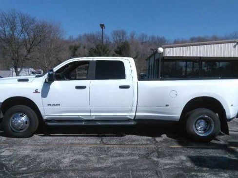 Used 2024 RAM 3500 Big Horn AWD/4WD image 1