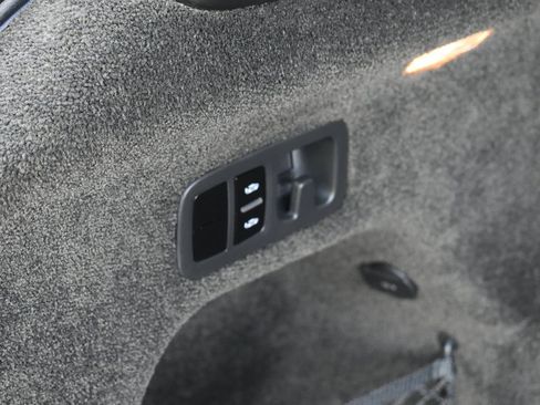 Used 2020 Bentley Bentayga Design Series image 49