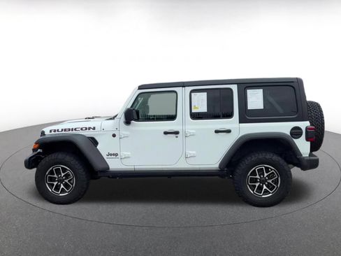 Used 2025 Jeep Wrangler Unlimited Rubicon AWD/4WD image 7