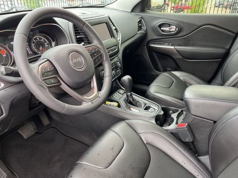 Used 2020 Jeep Cherokee Latitude Plus FWD image 20