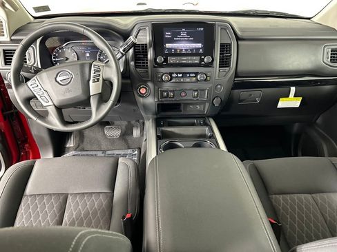Used 2024 Nissan Titan SV w/ SV Convenience Package image 29