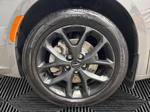 Used 2023 Chrysler Pacifica Touring-L w/ S Appearance Package AWD/4WD image 14