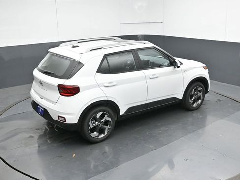 New 2026 Hyundai Venue SEL FWD image 21