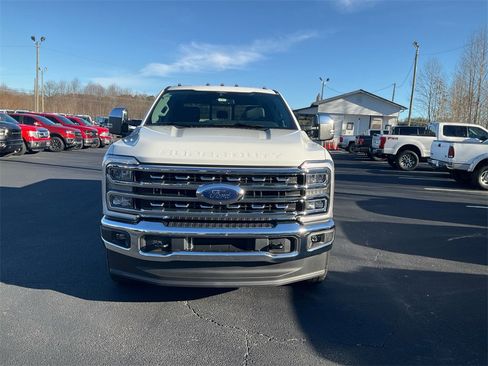 New 2026 Ford F250 Lariat w/ Chrome Package image 2