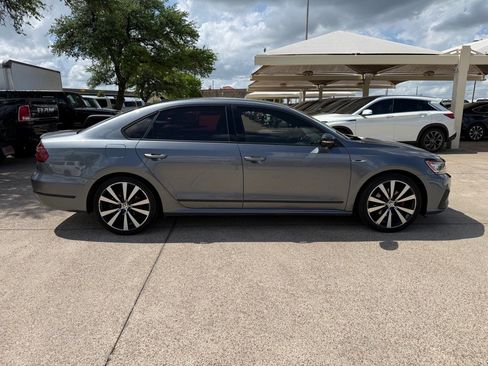 Used 2018 Volkswagen Passat GT image 8