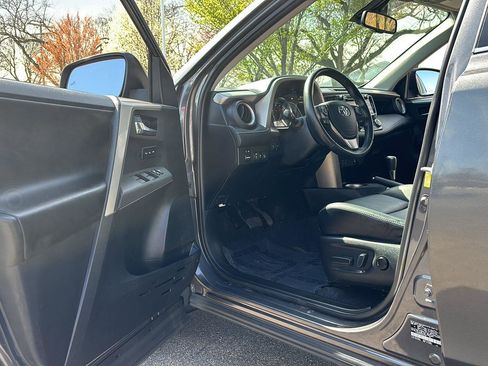 Used 2014 Toyota RAV4 Limited w/ Technology Package image 2