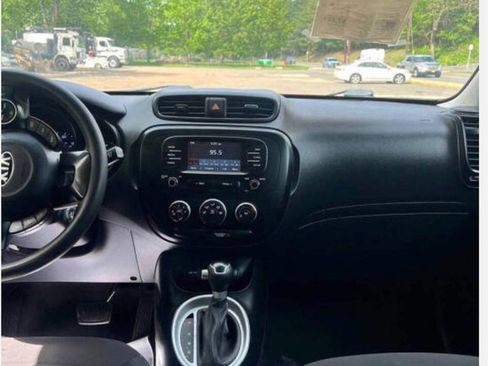 Used 2019 Kia Soul FWD image 8