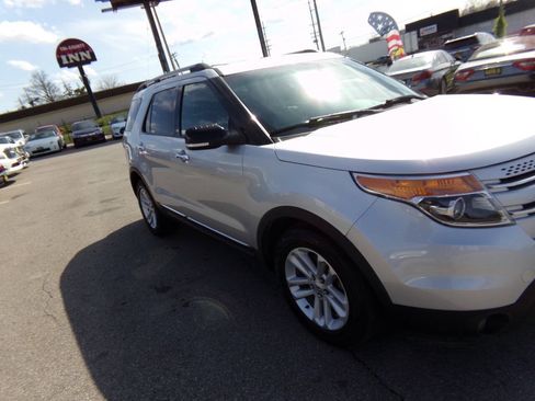 Used 2013 Ford Explorer XLT FWD image 42