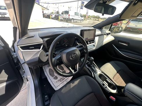 Used 2025 Toyota Corolla SE FWD image 30