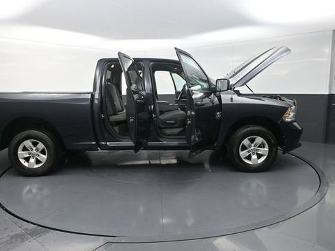 Used 2019 RAM 1500 Express AWD/4WD image 46