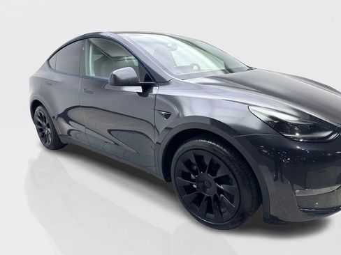 Used 2024 Tesla Model Y Long Range AWD/4WD image 12