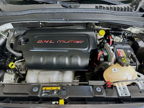 Used 2019 Jeep Renegade Latitude image 28