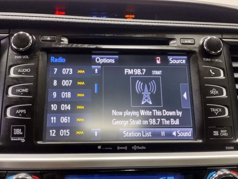 Used 2019 Toyota Highlander Limited image 34