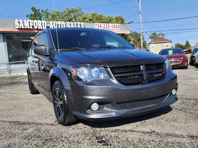Used 2019 Dodge Grand Caravan SXT w/ Driver Convenience Group