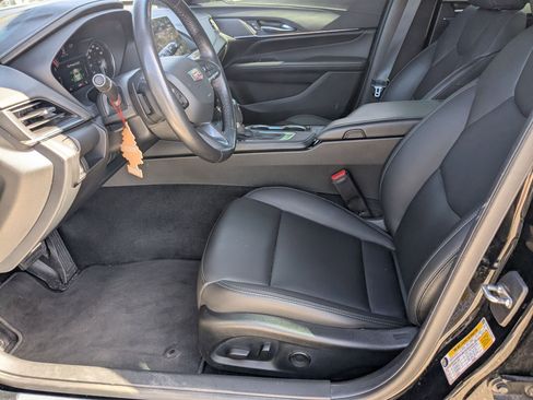 Used 2023 Cadillac CT4 Luxury w/ Cold Weather Package image 9