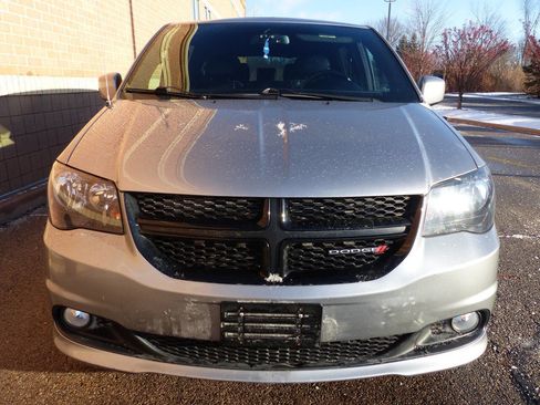 Used 2016 Dodge Grand Caravan SXT image 12