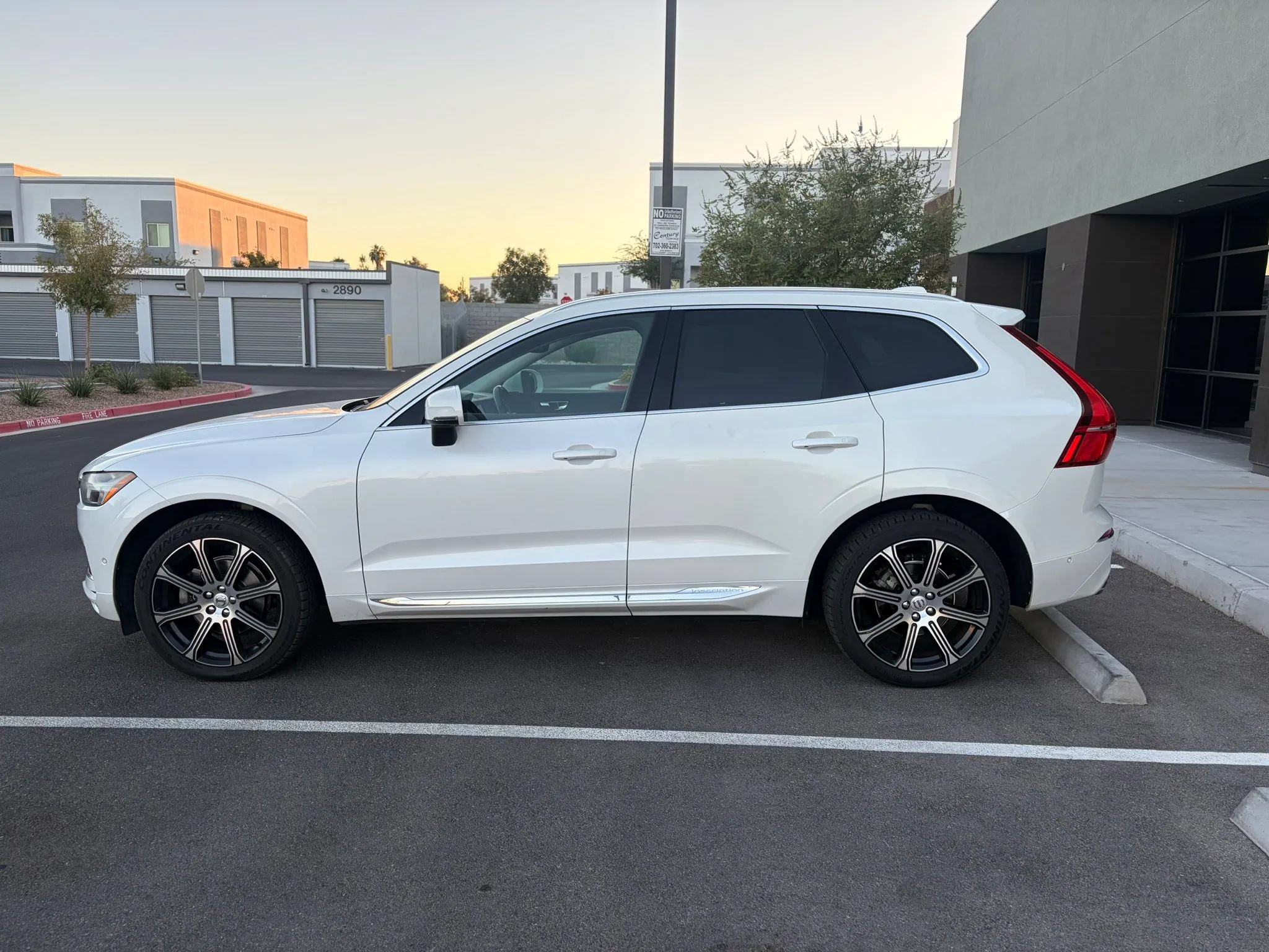 Used 2018 Volvo XC60 T5 Inscription w/ Convenience Package AWD/4WD image 6