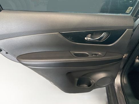 Used 2017 Nissan Rogue SL w/ SL Premium Package AWD/4WD image 26