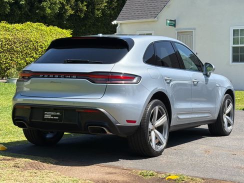 Certified 2024 Porsche Macan AWD/4WD image 8