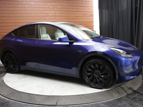 Used 2022 Tesla Model Y Performance image 17