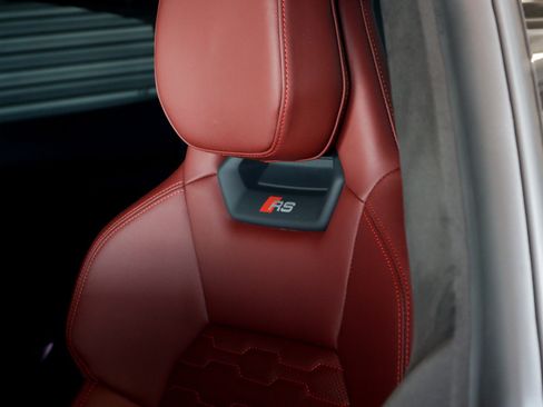 Used 2024 Audi RS e-tron GT image 5