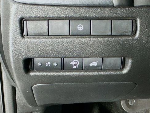 Certified 2024 Nissan Rogue SV w/ SV Premium Package FWD image 12