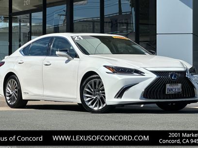 Used 2021 Lexus ES 300h w/ Accessory Package