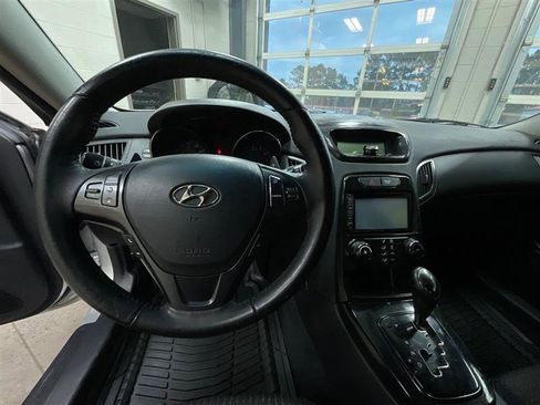 Used 2012 Hyundai Genesis 2.0T image 14