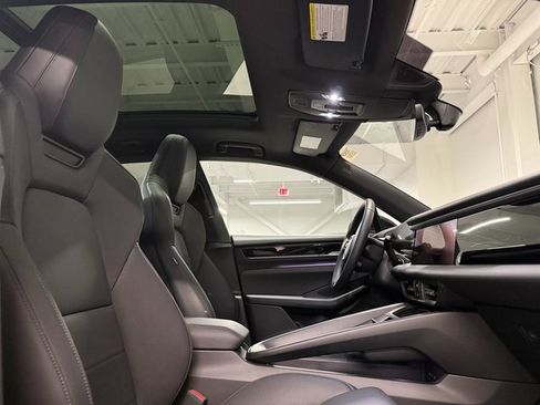 Used 2024 Porsche Macan 4 Electric image 22