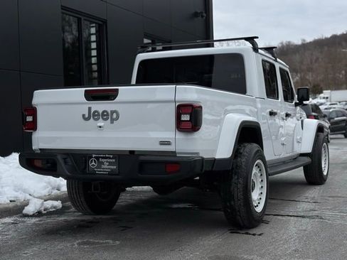 Used 2021 Jeep Gladiator Overland image 7