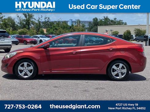 Used 2013 Hyundai Elantra GLS FWD image 2