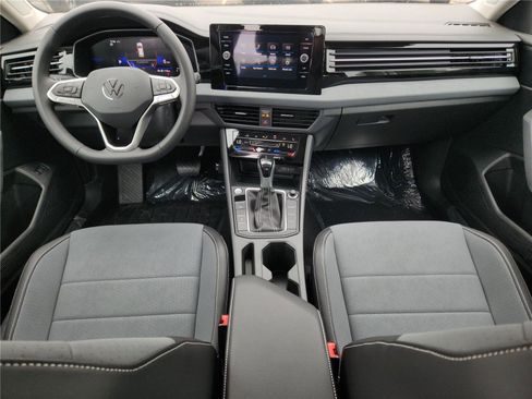 New 2025 Volkswagen Jetta SE image 11