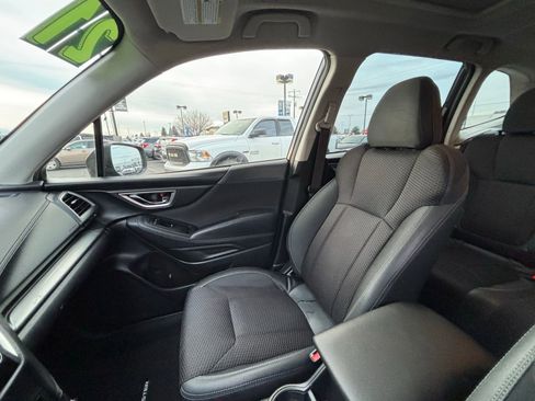 Used 2021 Subaru Forester Premium image 21