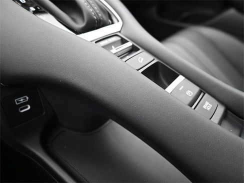 New 2026 Honda HR-V EX-L image 30