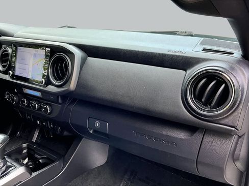 Certified 2021 Toyota Tacoma TRD Sport AWD/4WD image 17