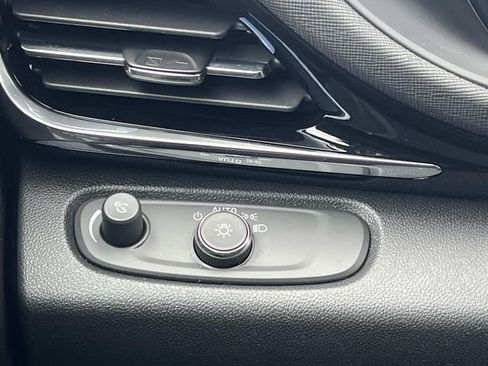 Used 2025 Buick Envista Sport Touring w/ Convenience I Package image 30