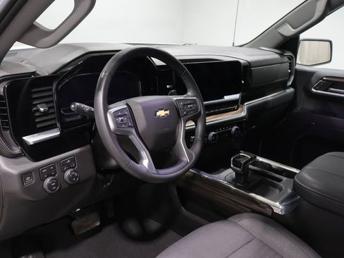 Used 2023 Chevrolet Silverado 1500 LT AWD/4WD image 15