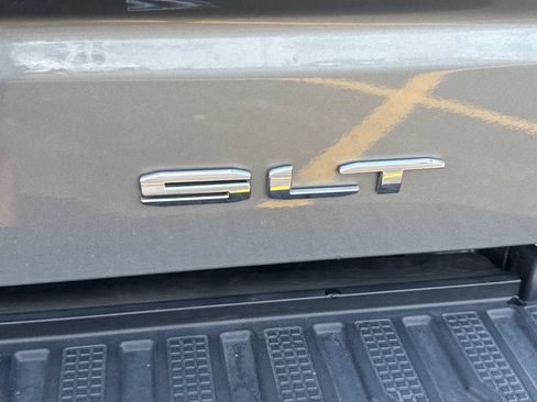 Used 2025 GMC Sierra 1500 SLT AWD/4WD image 6