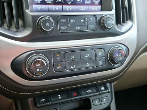 Used 2016 GMC Canyon SLT w/ Driver Alert Package image 9