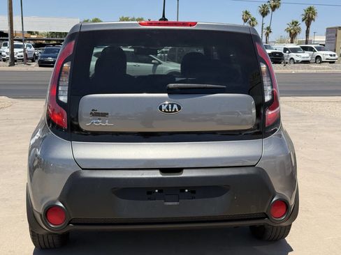 Used 2016 Kia Soul FWD image 3