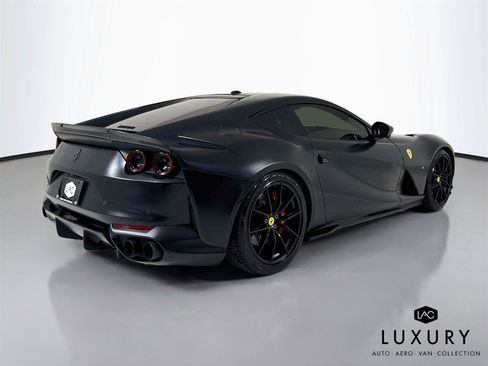 Used 2020 Ferrari 812 Superfast RWD image 6