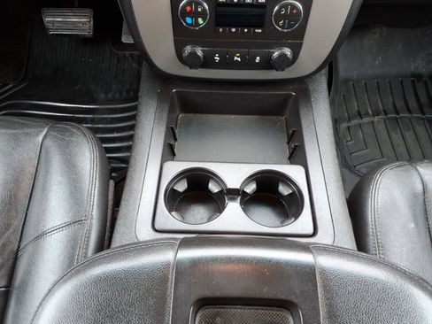 Used 2013 GMC Yukon XL SLT image 17