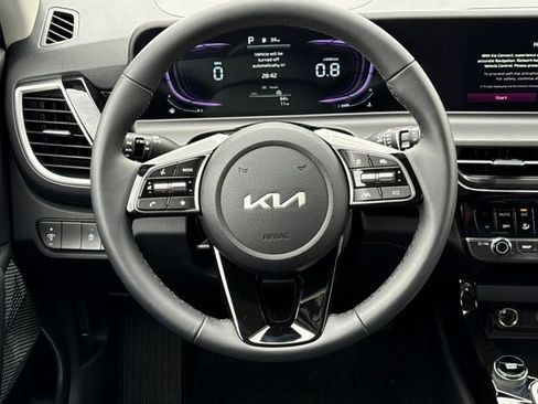 New 2026 Kia Seltos S FWD image 17
