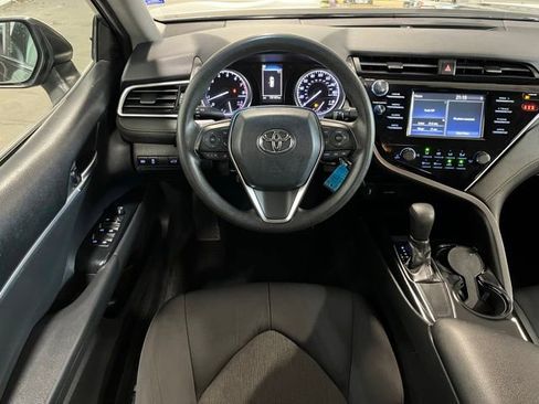 Used 2018 Toyota Camry LE FWD image 18