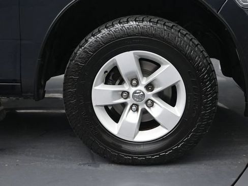Used 2018 RAM 1500 Express AWD/4WD image 32