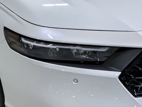 Used 2024 Honda Accord Touring image 10