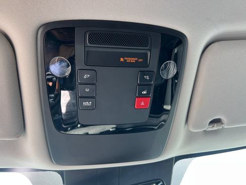 Certified 2023 Kia Carnival SX FWD image 27